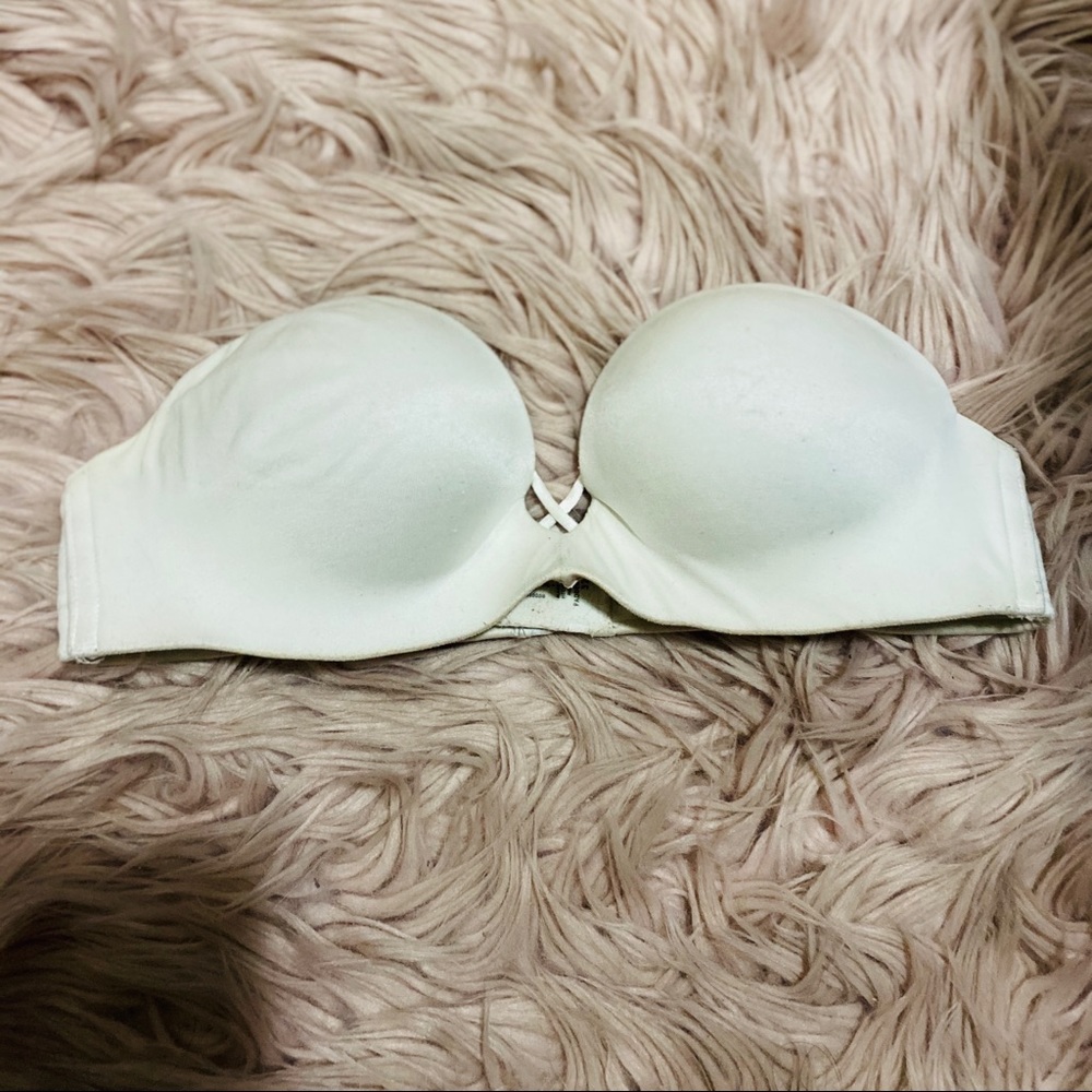 Victoria’s Secret Bombshell Strapless 32AA